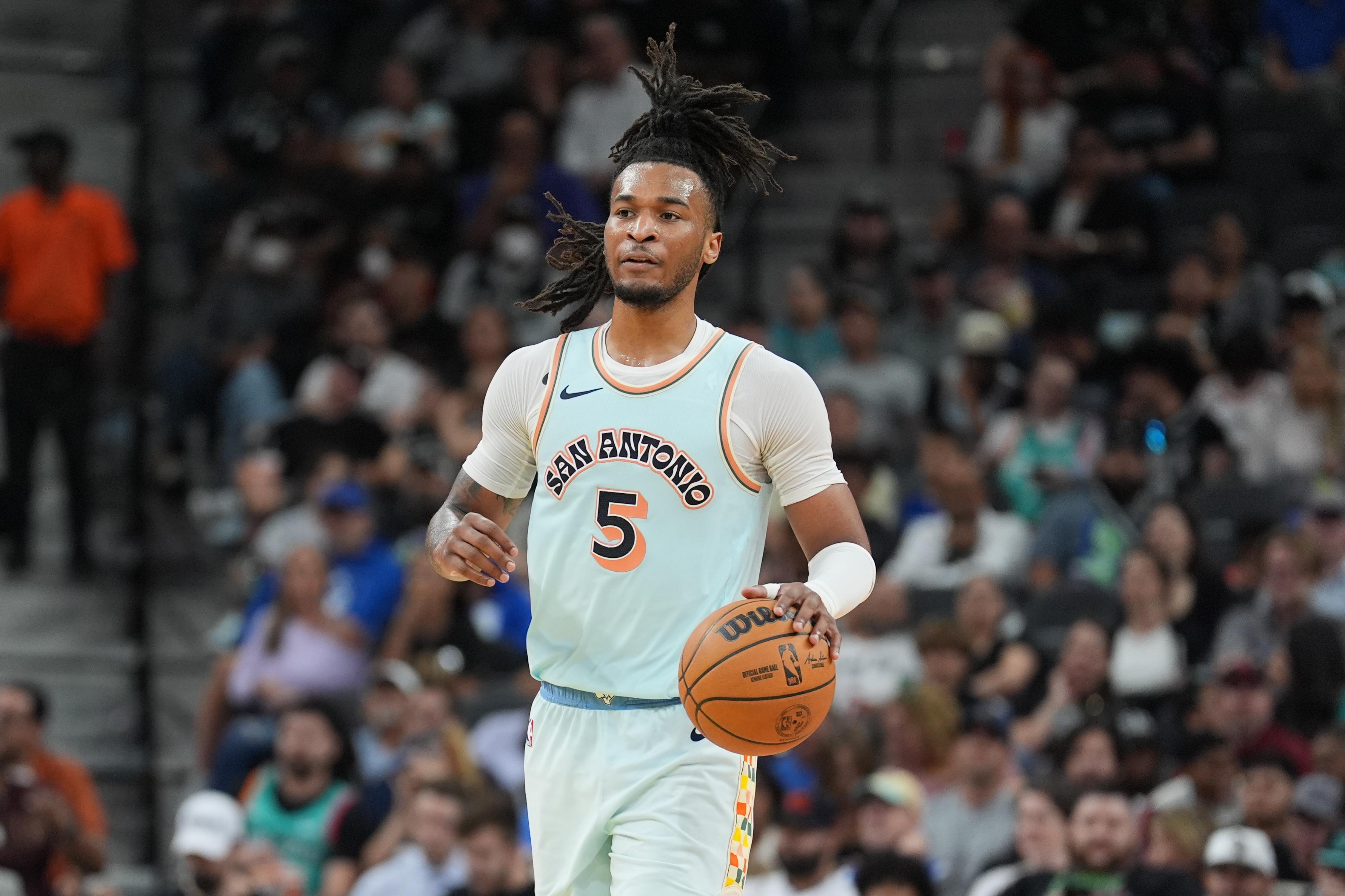 美记：尚无消息确认马刺正式报价KD 但他们不会出卡斯尔或榜眼签