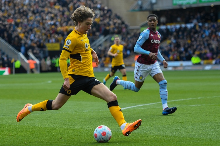 开云体育网站-记者：罗马向法比奥-席尔瓦提交5年合同报价，球员倾向于去意甲